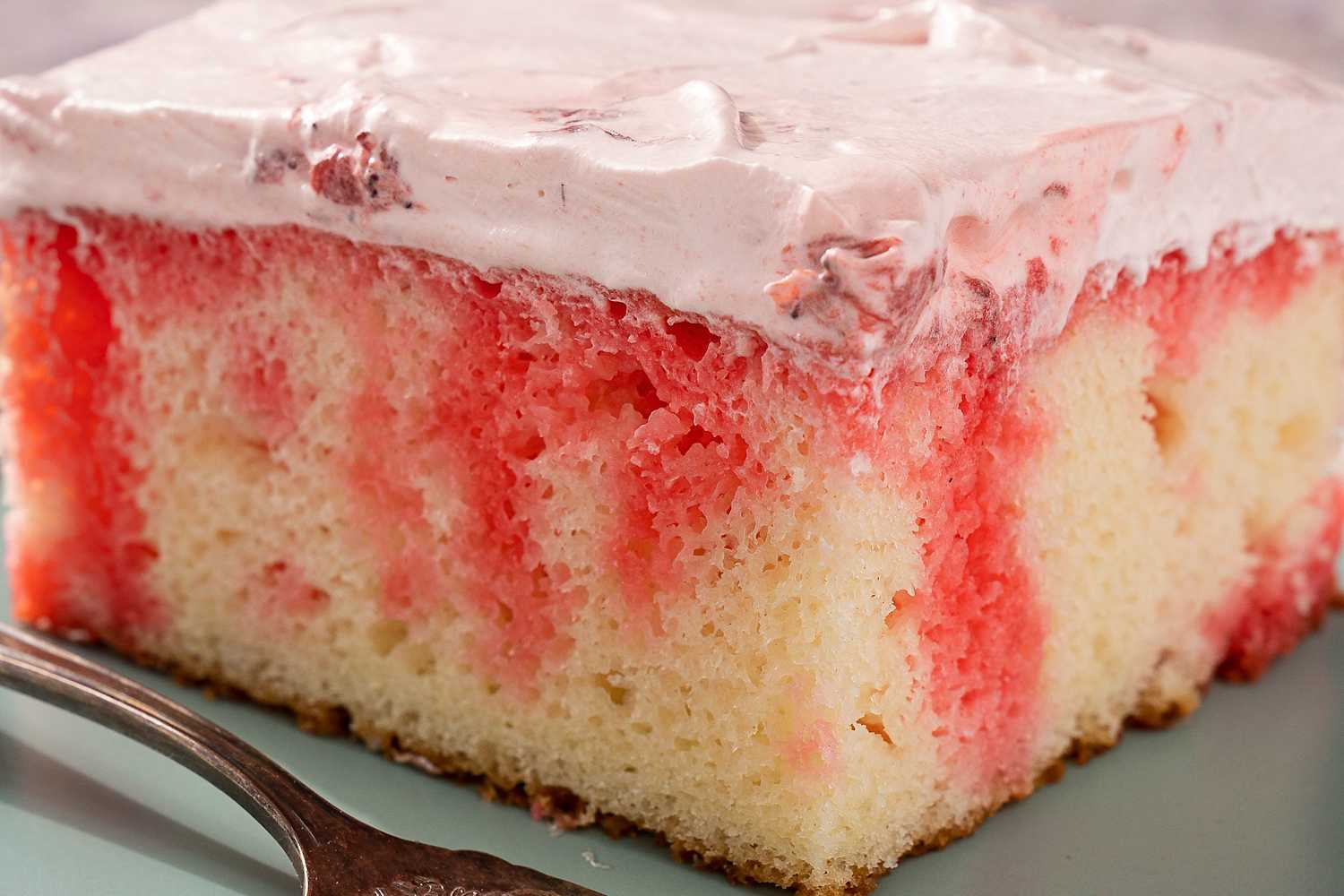 Strawberry Jello Poke Cake Recipe (Easy Summer Dessert) The Kitchn